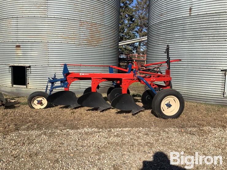 international-70-image-4