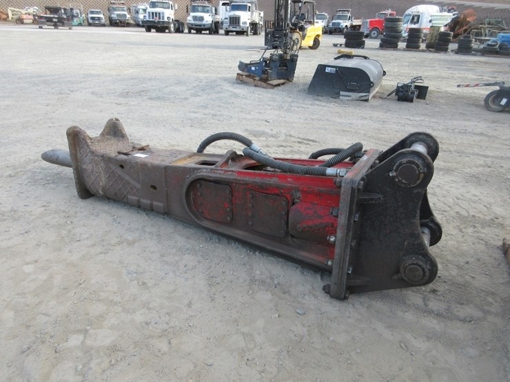 caterpillar-330-image-1