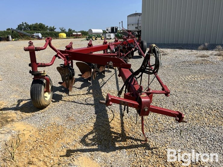 international-720-image-2