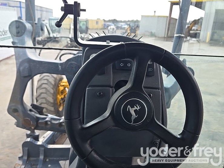 2017-deere-872g-image-174