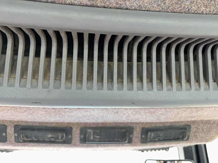 new-holland-8770-image-127