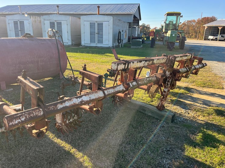 4-row-lillingston-rolling-cultivators-on-a-3.5”-x-3.5”-x-189”-diamond-bar,-located-at
1244-vandiford-thomas-rd-snow-hill-nc-call-252-531-8061-for-more-info.-image-1