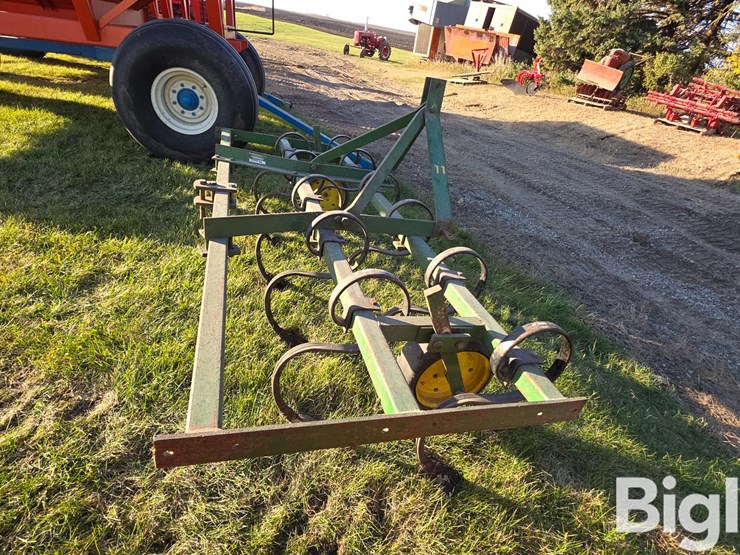 john-deere-f11-field-cultivator-image-4
