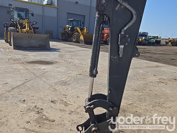 2019-deere-35g-image-29