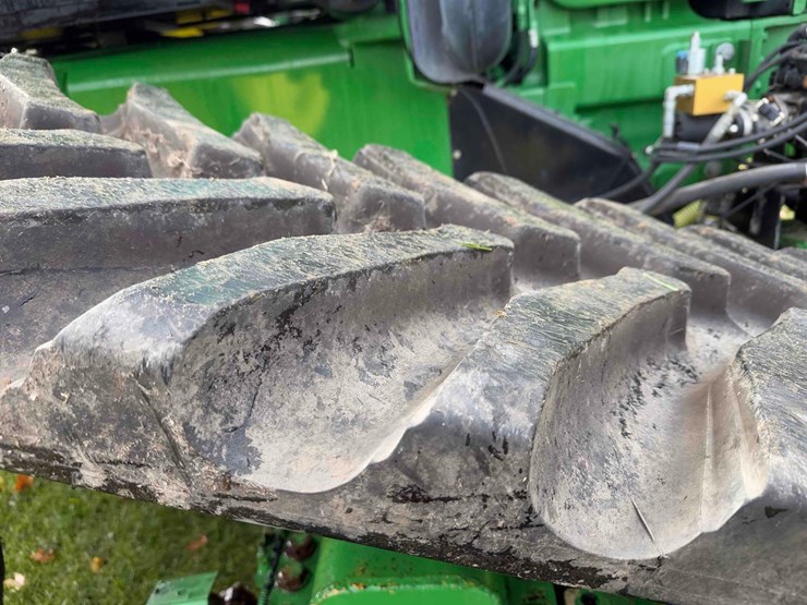 2005-john-deere-8520t-image-28