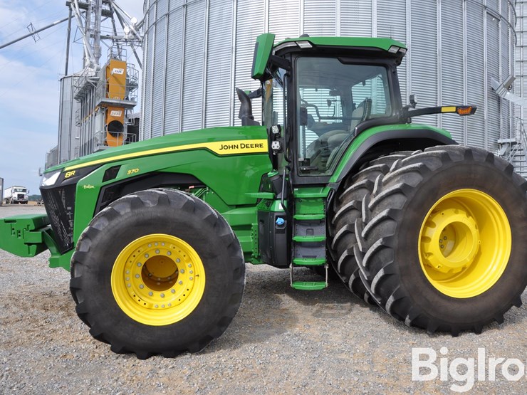 2024-john-deere-8r-370-image-8