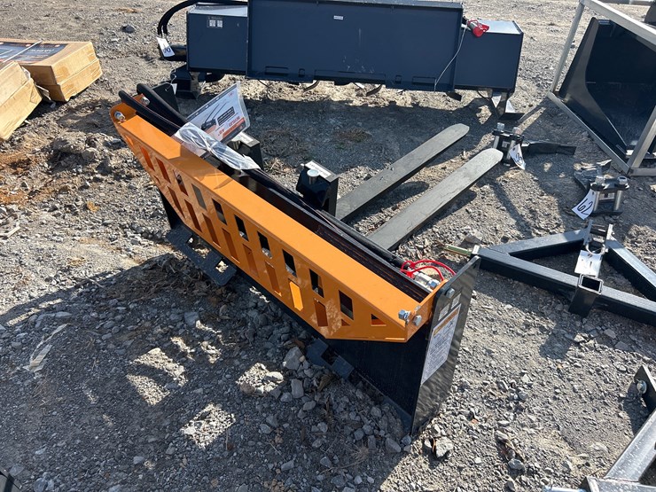 #57-•-48”-skid-steer-hydraulic-pallet-forks-image-2