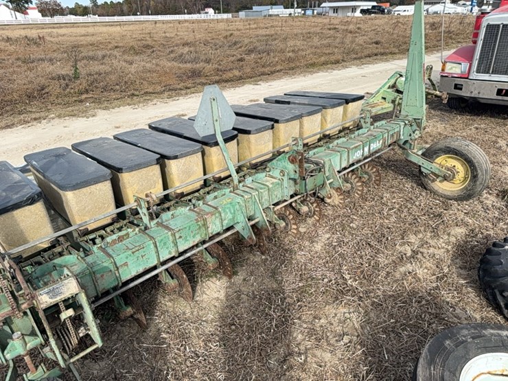 john-deere-7340-image-8