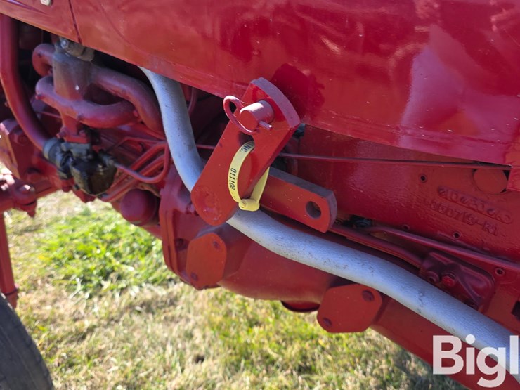 1955-farmall-cub-2wd-tractor-image-17