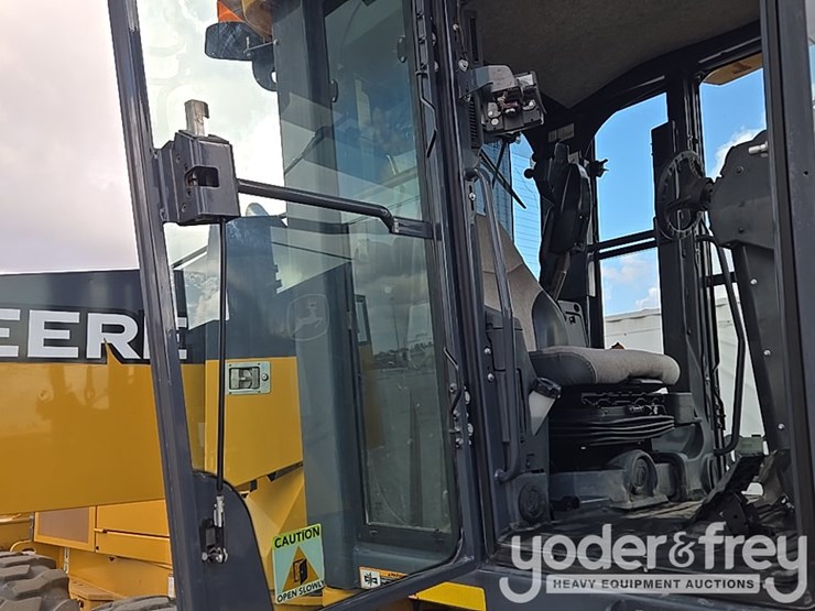 2017-deere-872g-image-137