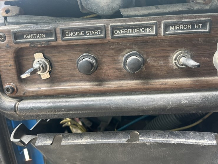 #1633-•-1995-freightliner-usf-1e-sleeper-cab-truck-tractor-image-76