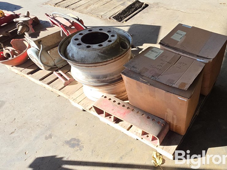 international-tractor-parts-image-1