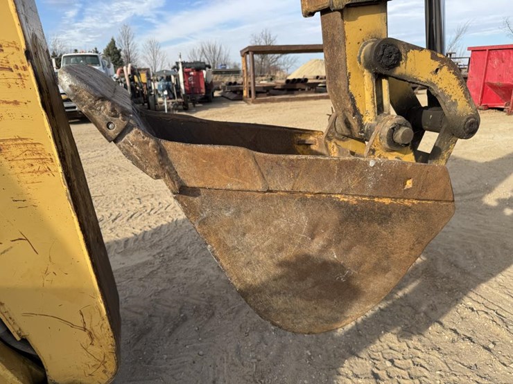 caterpillar-416b-image-38