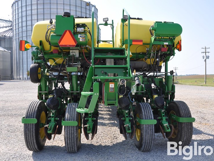 2015-john-deere-1775nt-image-6