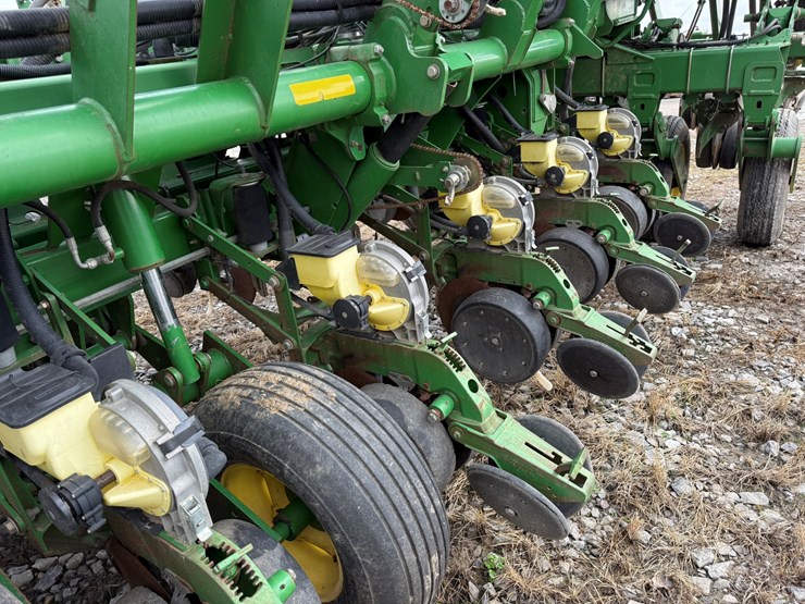 john-deere-1790-image-39