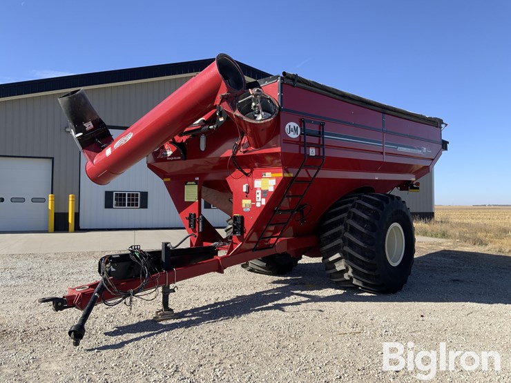 2015-j&m-1120-xtended-reach-grain-cart-image-1