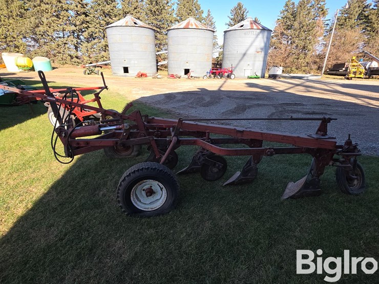 4-bottom-plow-image-8