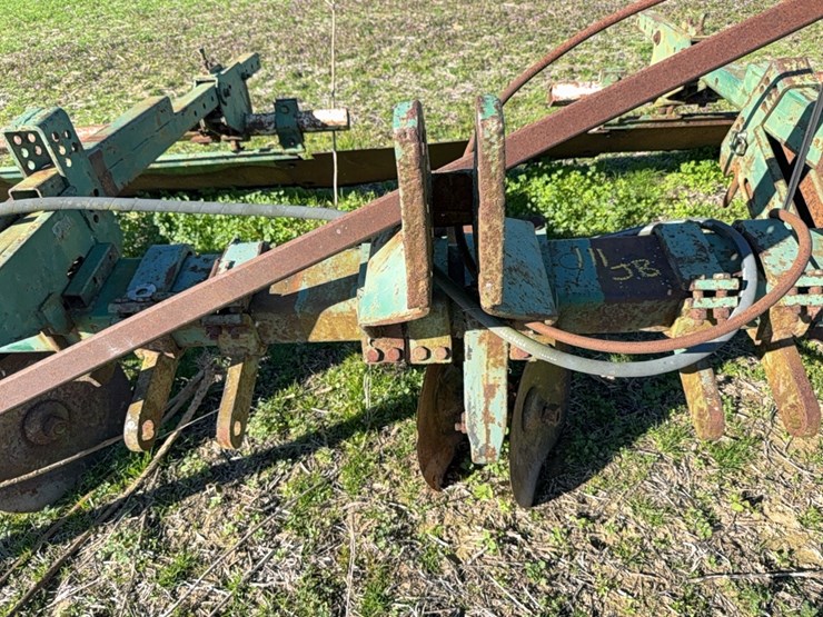 row-bedder---4-row-with-kmc-dirt-door-located-at-107-jernigan-swamp-rd.,-ahoskie,-nc-image-26