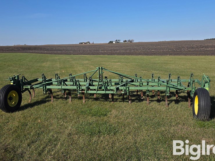 john-deere-eco11-field-cultivator-image-2