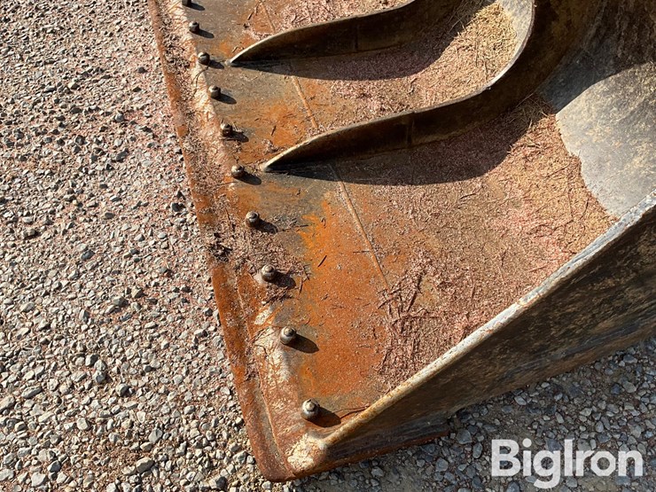 72"-c&p-excavator-bucket-image-19