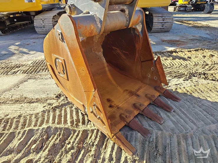 2019-hitachi-zx300-lc-image-25