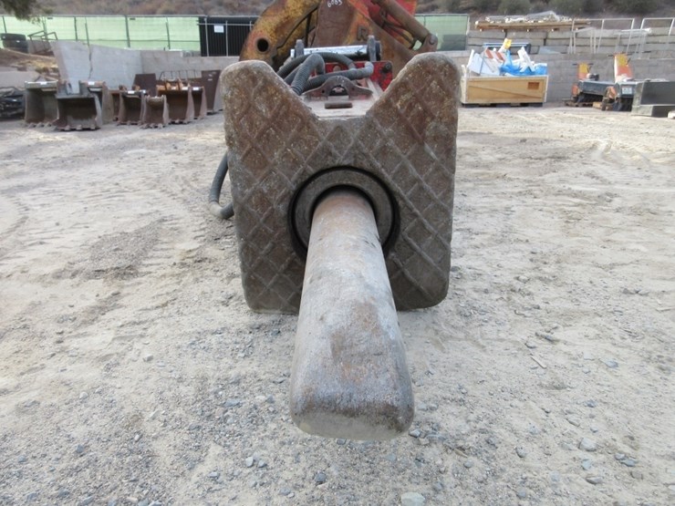 caterpillar-330-image-5