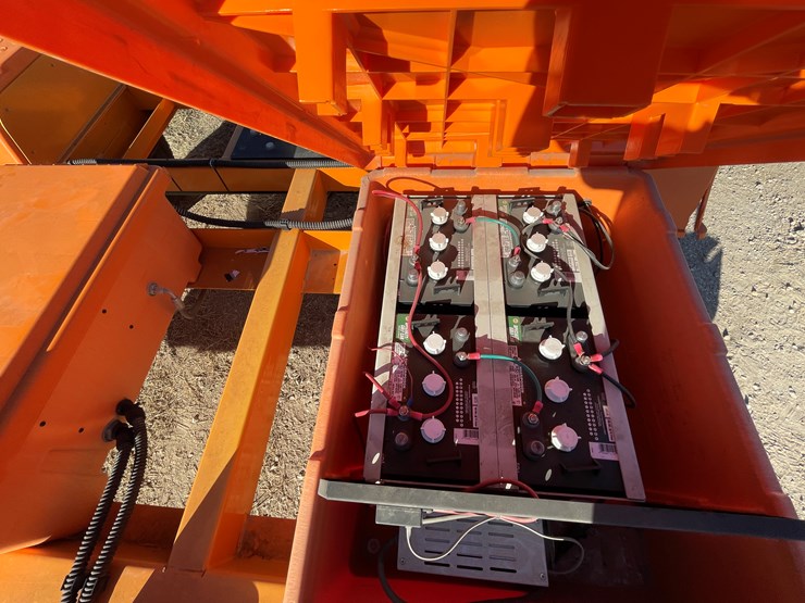 #6303-•-2020-solar-tech-message-board-(trailer-#37194)-(no-title)-image-9