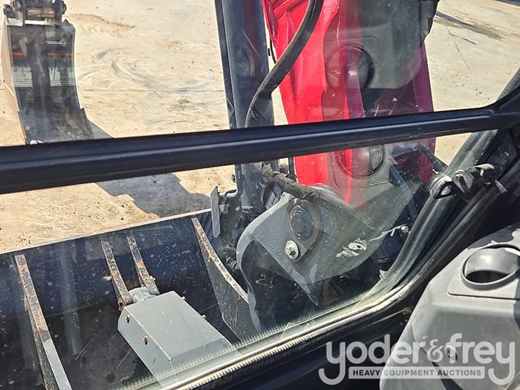 2022-yanmar-vio80-image-101