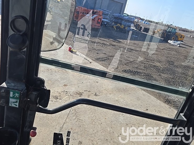 2018-komatsu-wa200-8-image-143