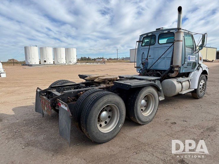 2000-caterpillar-10-image-5