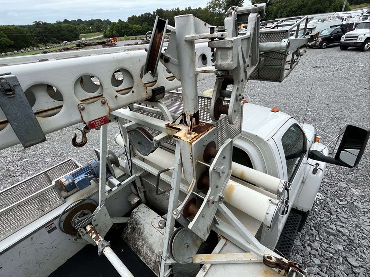 2005-gmc-c8-cable-placer-truck-image-49