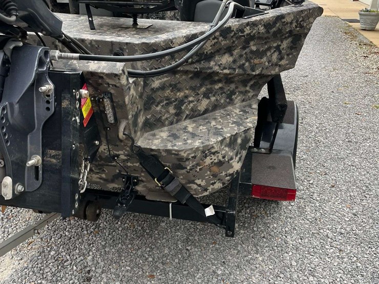 2022-havoc-river-rat-1756-step-transon-boat-image-13