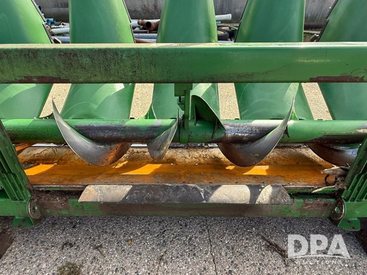 2014-john-deere-616c-image-28