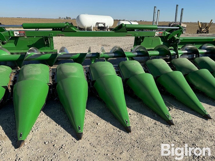 2024-john-deere-c12f-image-8