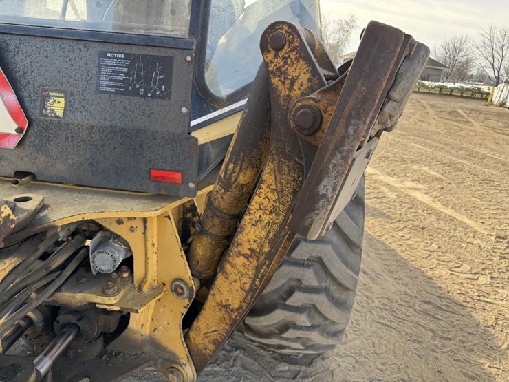 caterpillar-416b-image-44