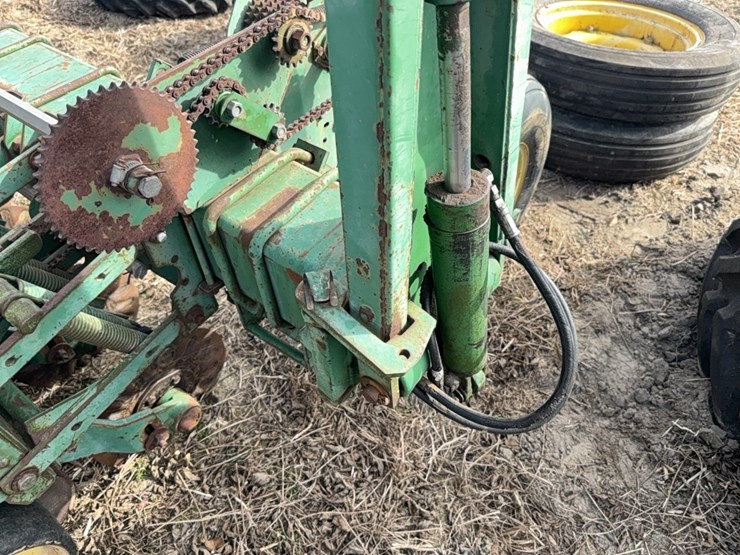 john-deere-7340-image-13