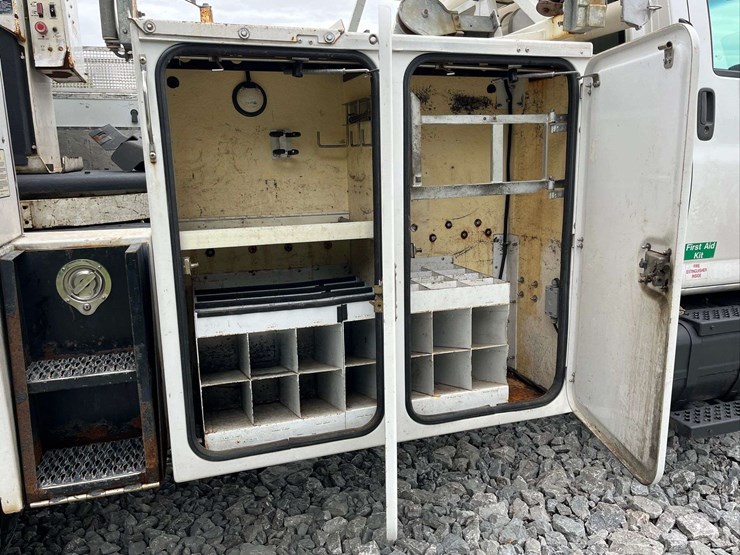 2005-gmc-c8-cable-placer-truck-image-41