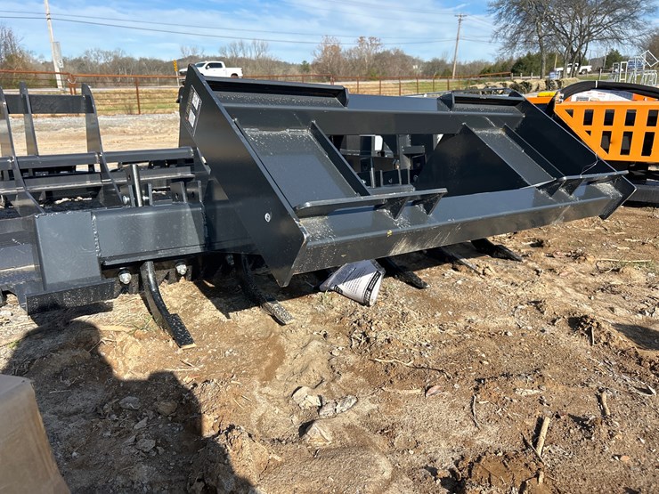 #47-•-six-shank-skid-steer-ripper-image-3