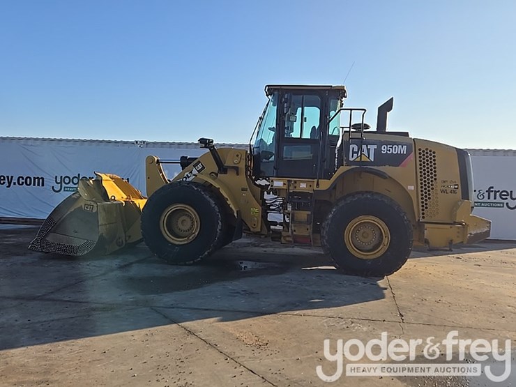 2016-caterpillar-950m-image-2