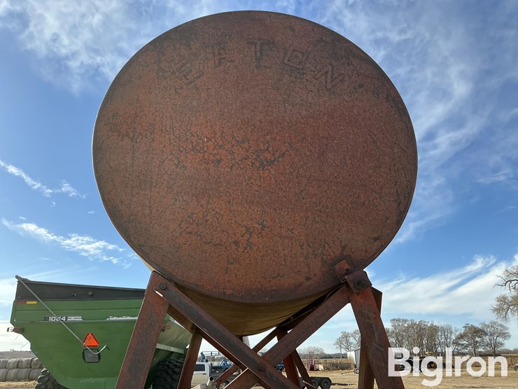 250-gal-fuel-tank-w/-stand-image-9