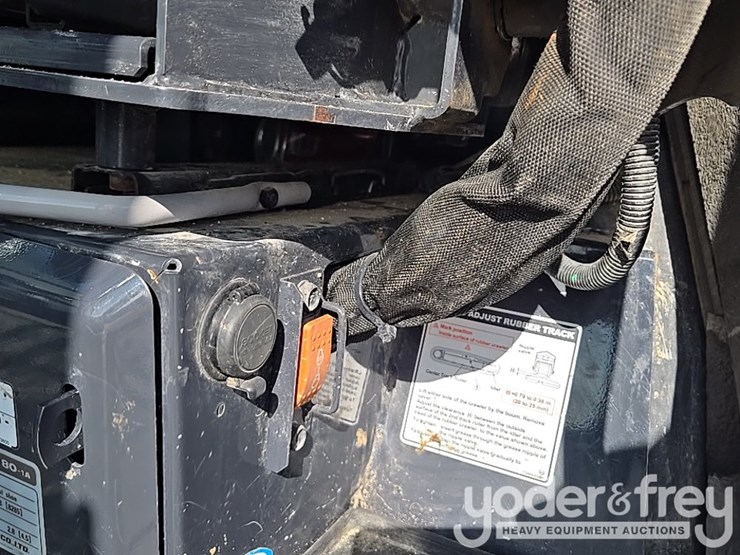 2022-yanmar-vio80-image-97