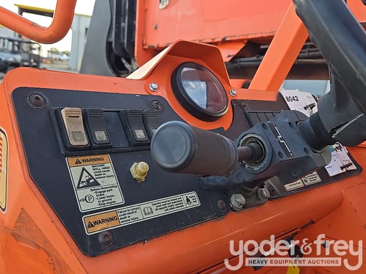 2016-sky-trak-8042-image-118