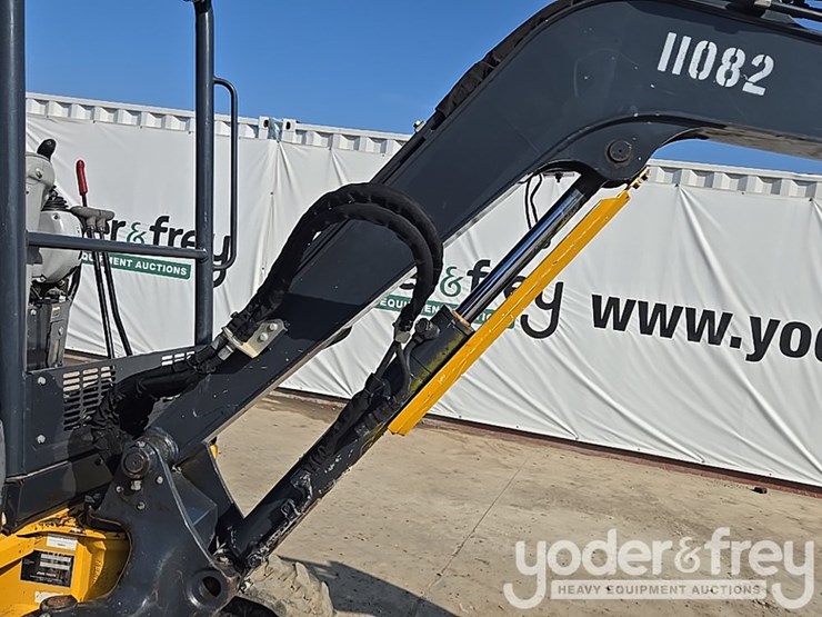 2019-deere-35g-image-42