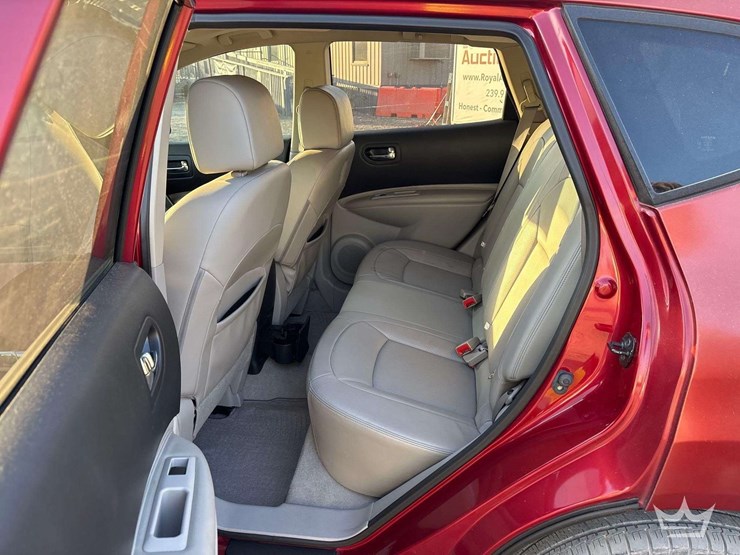 2011-nissan-rogue-image-19