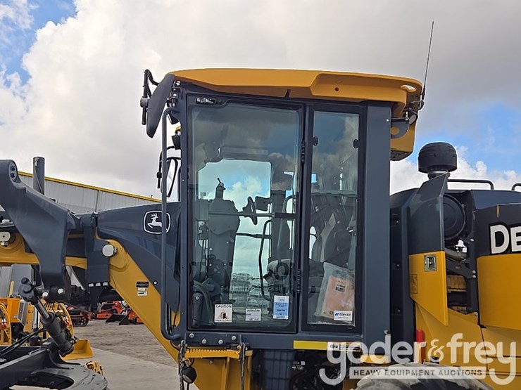 2017-deere-872g-image-134