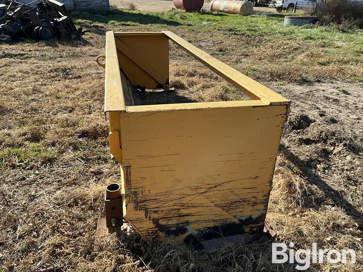 snow-blade-skid-steer-attachment-image-4