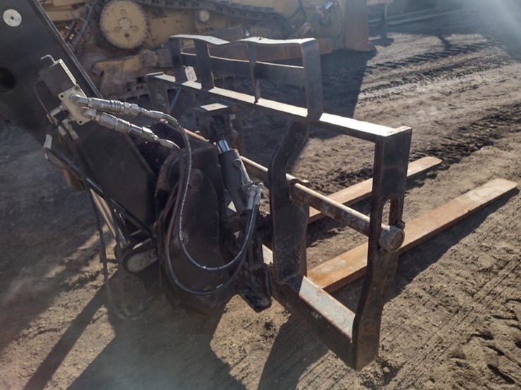 caterpillar-tl943c-image-19