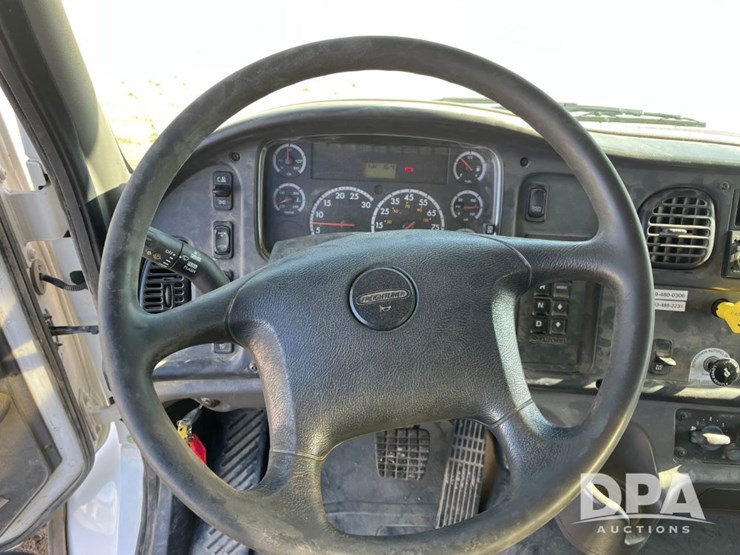 2007-freightliner-petroleum-truck-(jn3391,-unit-2373)-image-56