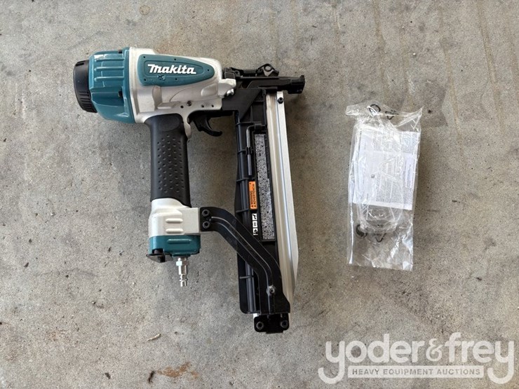 makita-7/16"-medium-crown-stapler-16,-at1150a-(1yr-factory-warranty)-image-2