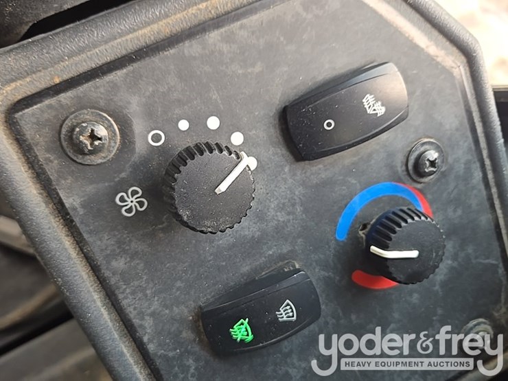 2017-deere-872g-image-172